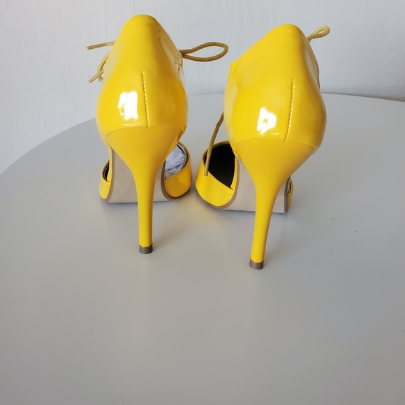 Pumps - Picture 2 of 4